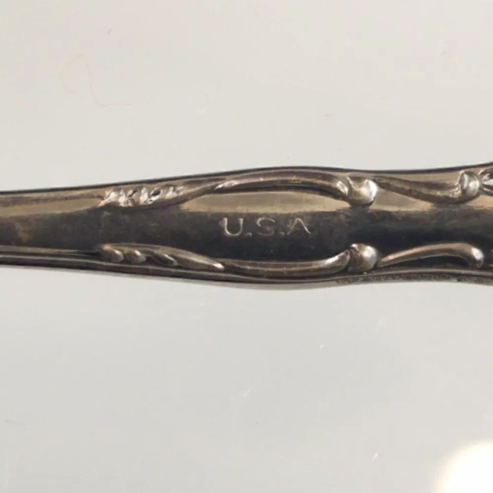Oneida Wm A Rogers MONTCLAIR Pattern Butter Knife Vintage Stainless Floral Tip